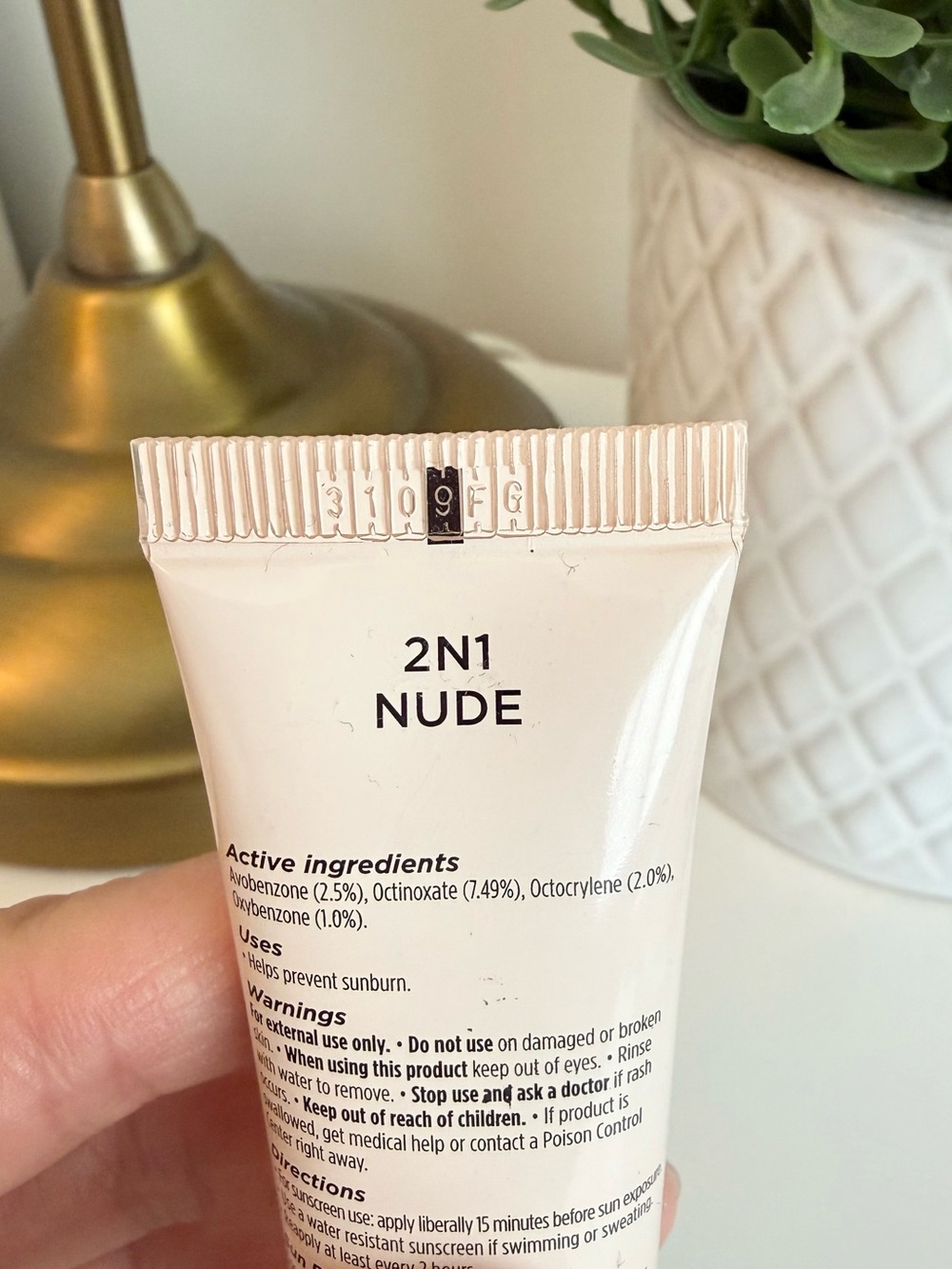 FREE w/any Purchase Laura Mercier Tinted Moisturizer 2N1 - Picture 3 of 11